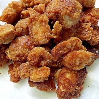 少量油で揚げる鶏の唐揚げ